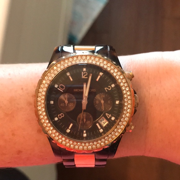 mk watch - Picture 1 of 3